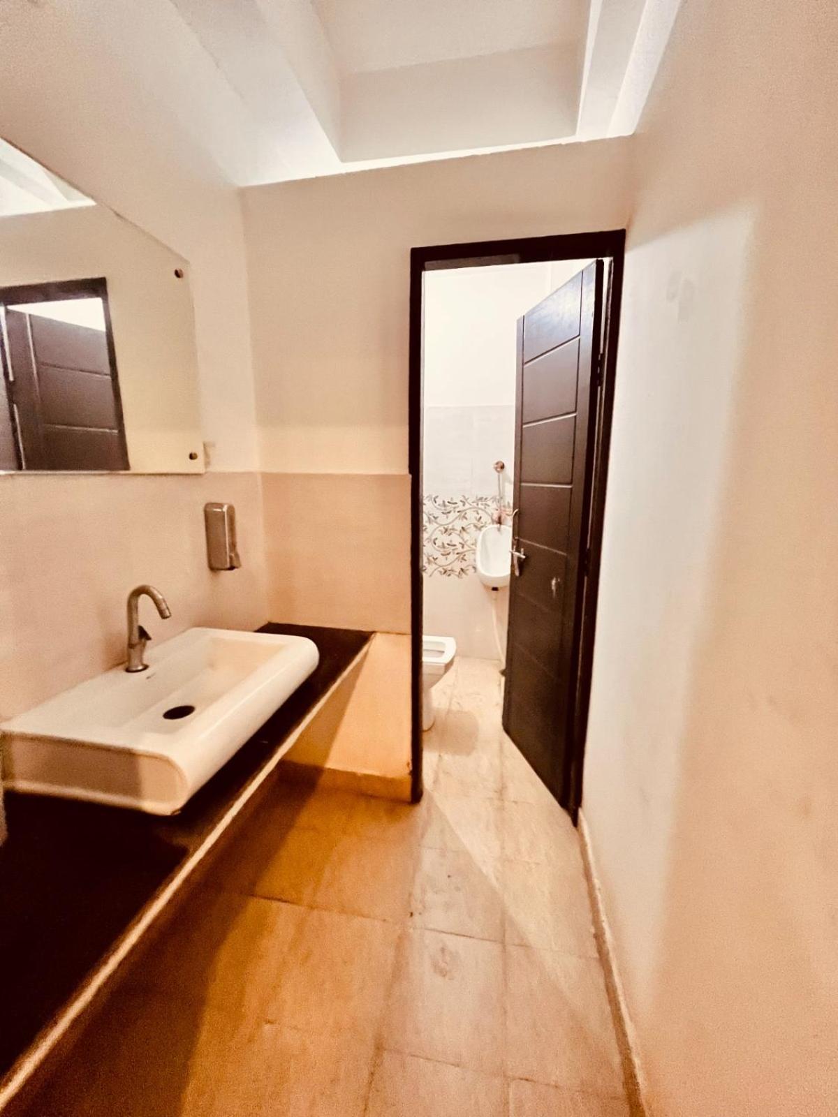 Hotel Gs Amritsar 200 Mtr From Golden Temple Zewnętrze zdjęcie